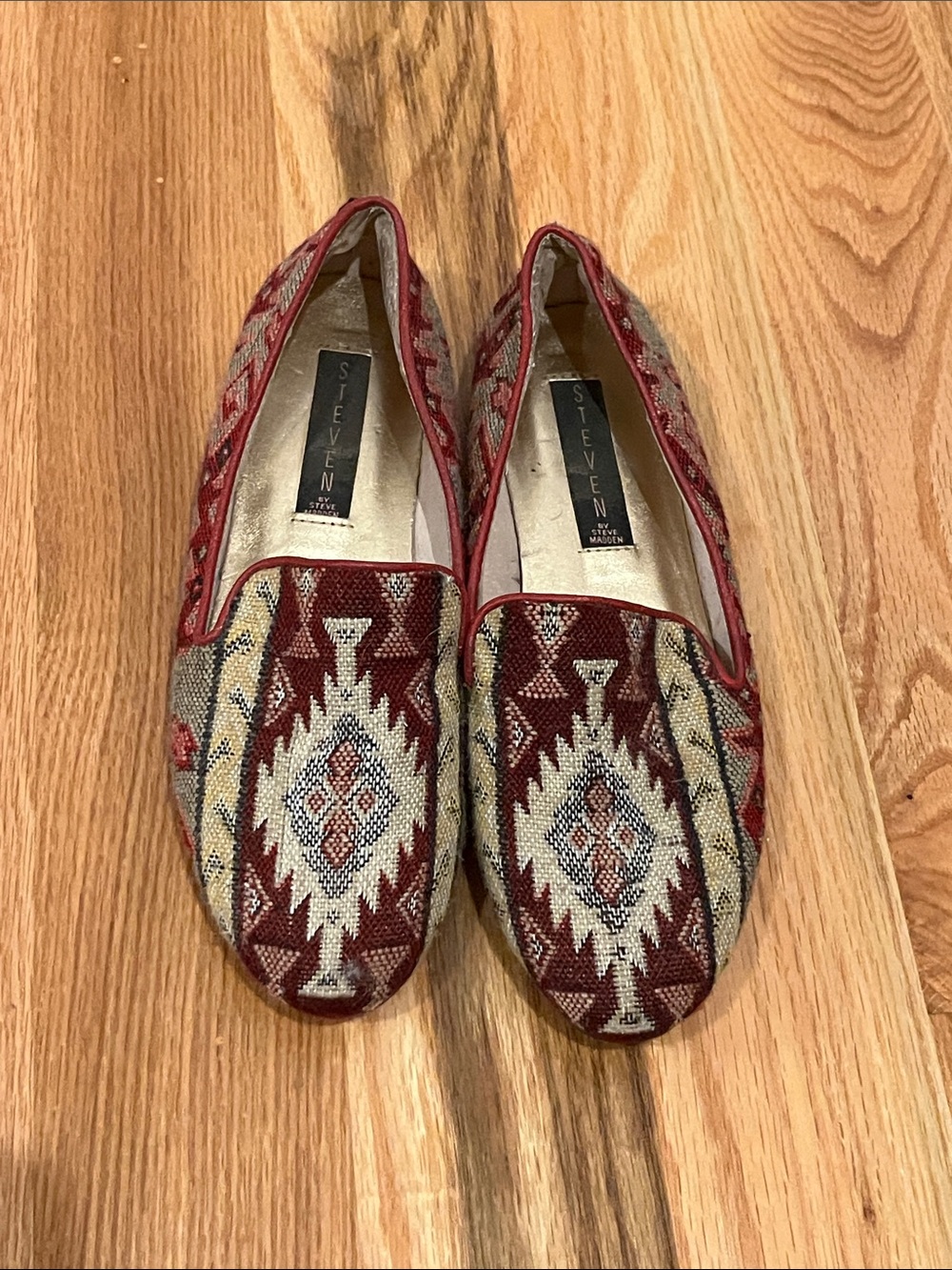 STEVEN STEVE MADDEN Madee Red Patterned Textile Slip-On Loafers Leather 6.5 /7